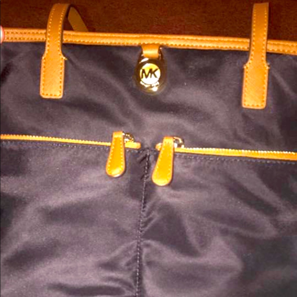 MICHEAL KORS PURSE